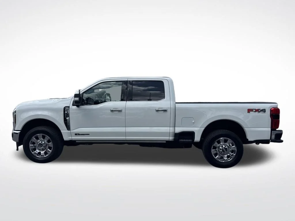 Used 2024 White Metallic Ford Lariat image 8