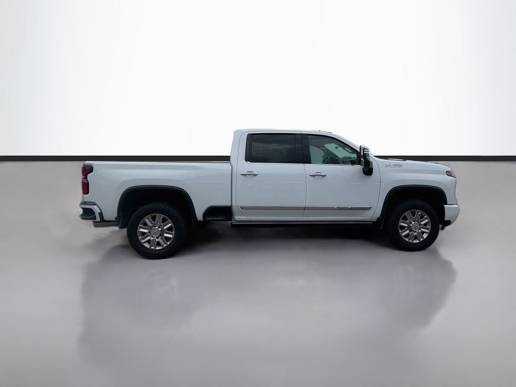 Used 2026 White Chevrolet High Country image 4