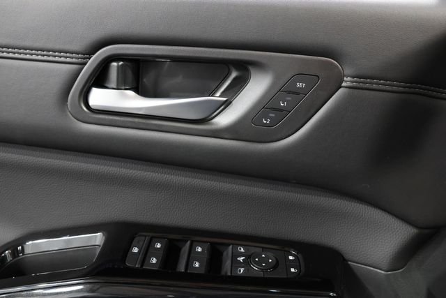 New 2026 Black Nissan Platinum image 18