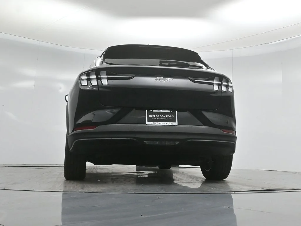 New 2026 Shadow Black Ford Select image 47