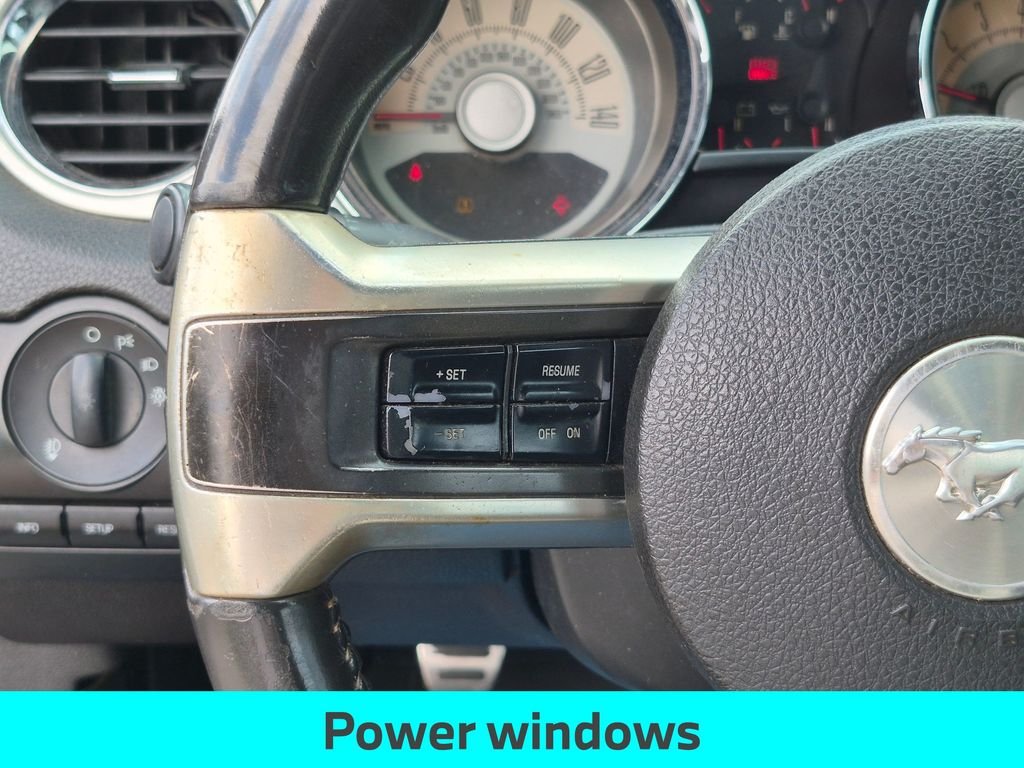 Used 2010  Ford GT Premium image 19
