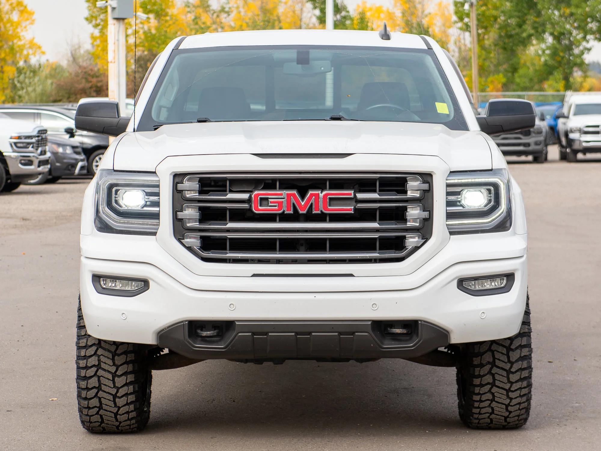 Used 2017 White GMC SLT* | Crew Cab | 5.3L V8 | Lift | New Tires/Wheels | Bose Sound System | image 9