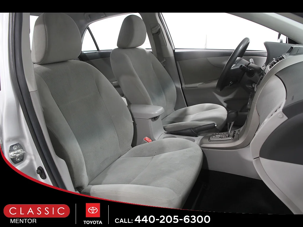 Used 2013 Classic Silver Metallic Toyota LE image 15