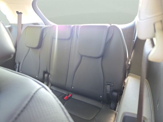 New 2027 Snow White Pearl Kia EX image 25