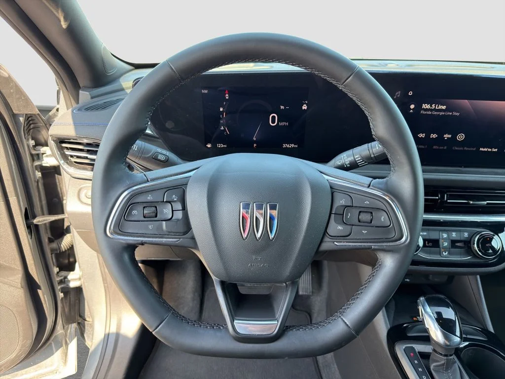 2025 Buick Envista Sport Touring - Photo 10
