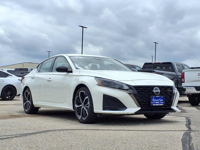 Pre-Owned 2024 Nissan Altima 2.5 SR Front Wheel Drive Sedan 4 Dr.