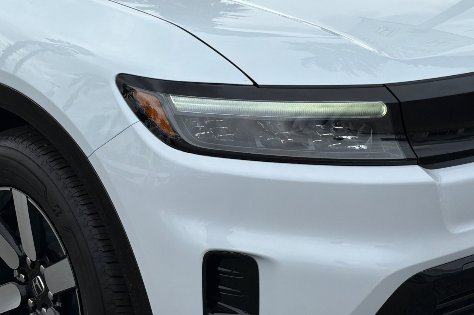 New 2026 Frostline White Pearl Honda Touring image 33