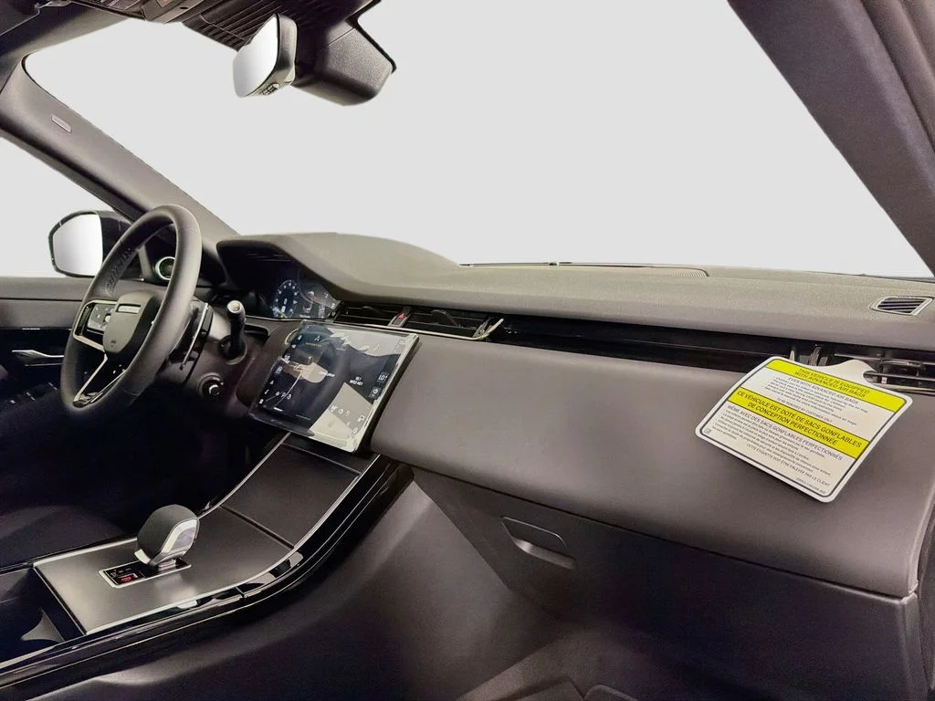 New 2026 Tribeca Blue Land Rover S image 31
