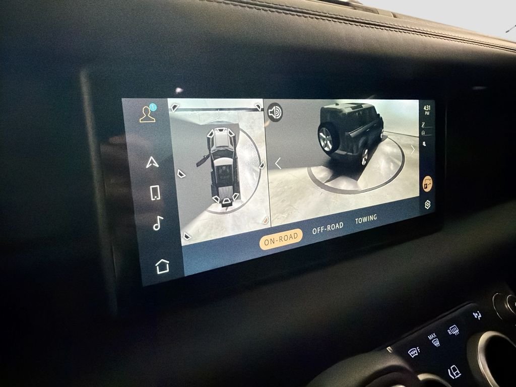 Used 2024 Black Land Rover X-Dynamic SE image 15