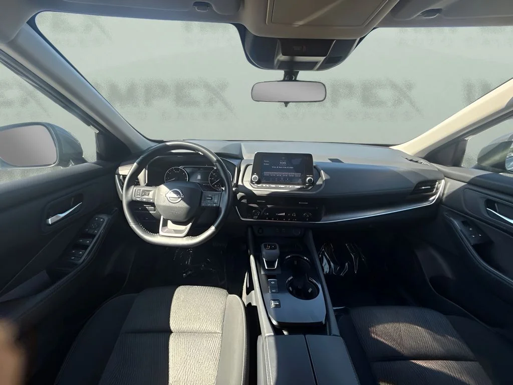 Used 2025 Gray Nissan SV image 11