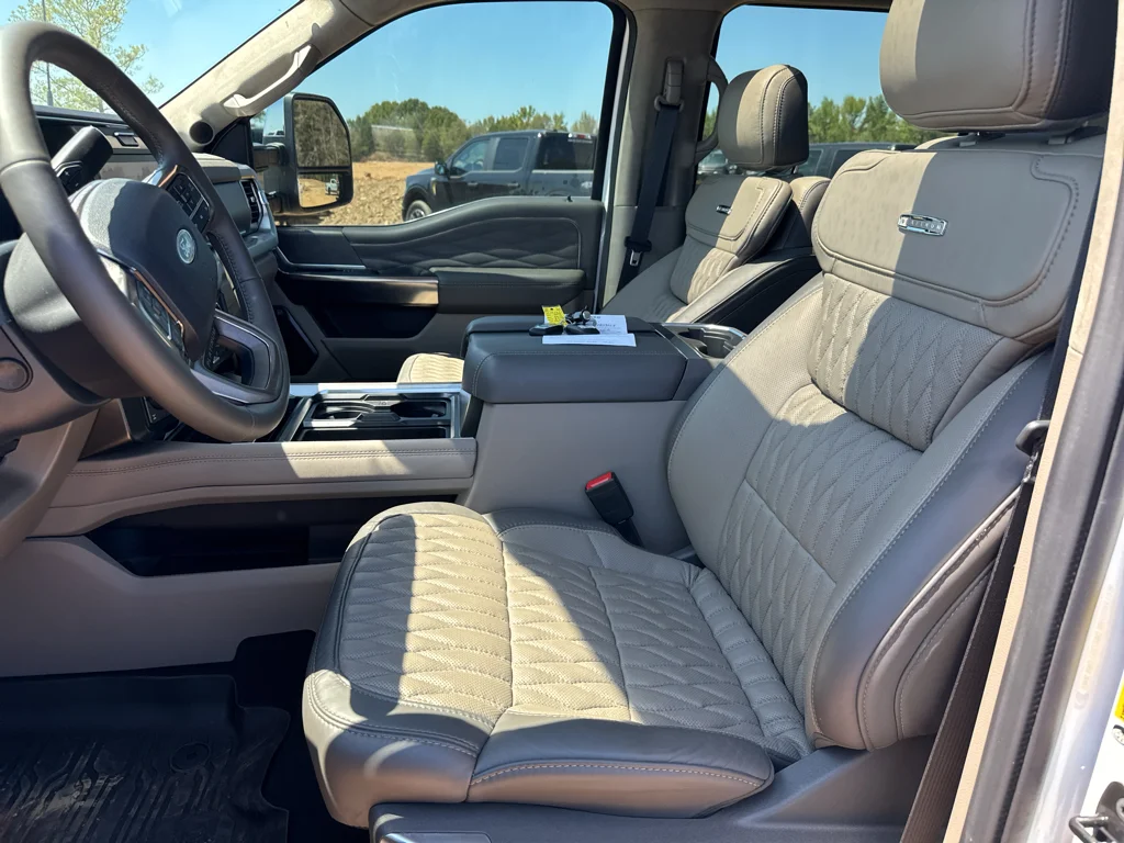 New 2026 Star White Metallic Tri-Coat Ford Platinum image 12