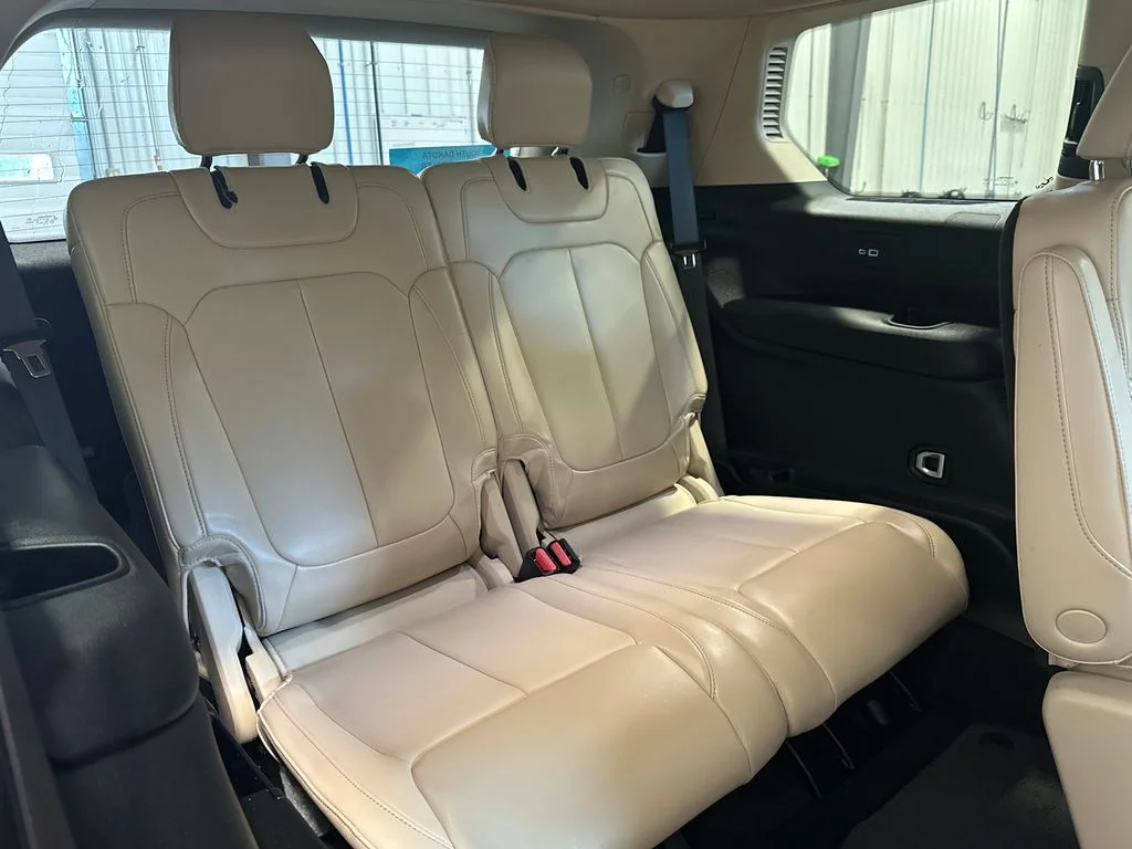 Used 2022 Red Jeep Limited image 32