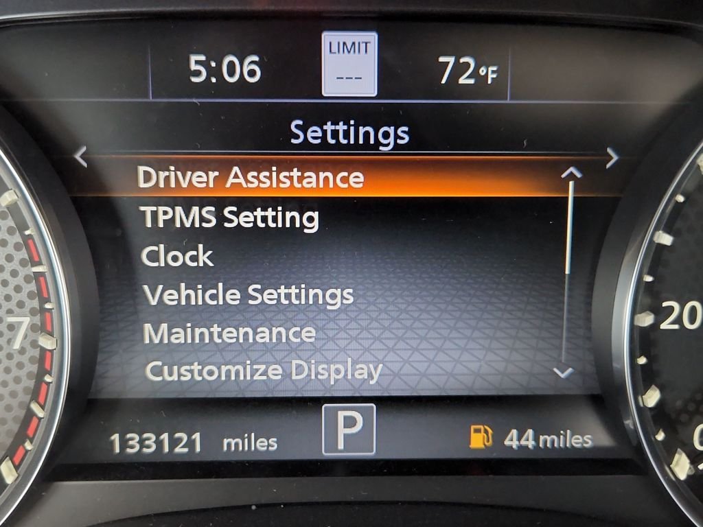 Used 2022 Red Nissan Platinum image 31