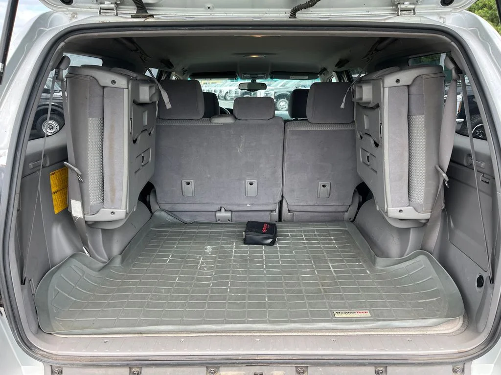 Used 2004 Titanium Metallic Toyota SR5 image 10