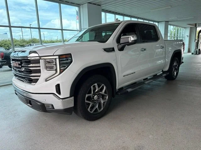 Used 2024 Summit White GMC SLT image 2
