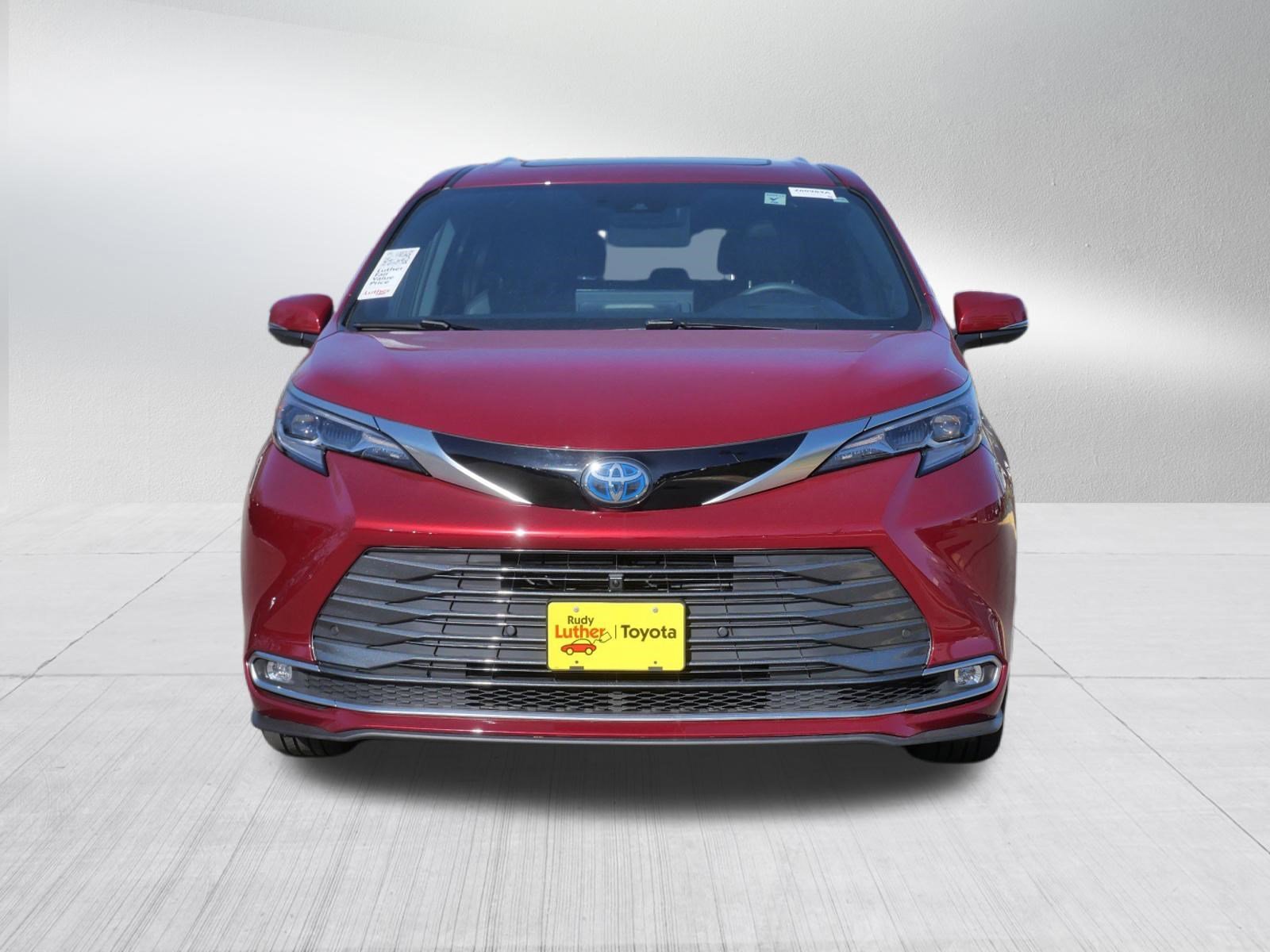 Used 2025 Toyota Sienna Platinum with VIN 5TDESKFC2SS174648 for sale in Golden Valley, Minnesota