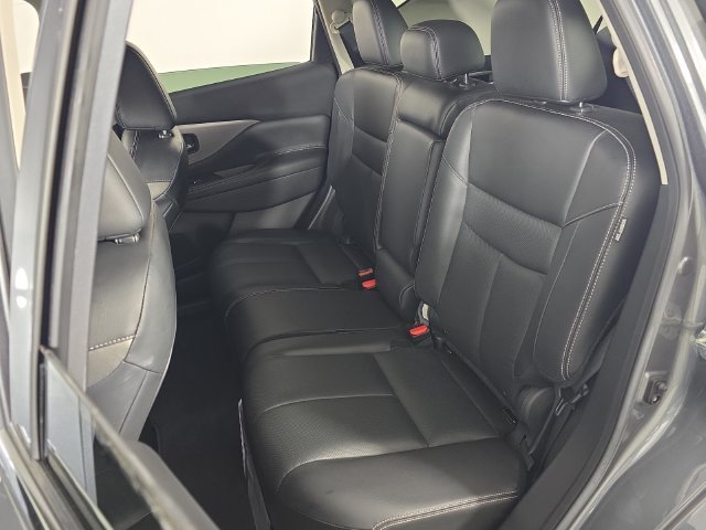 Used 2020 Gun Metallic Nissan SL image 18