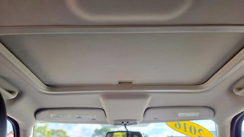 Used 2016 Silver Jeep Latitude image 24