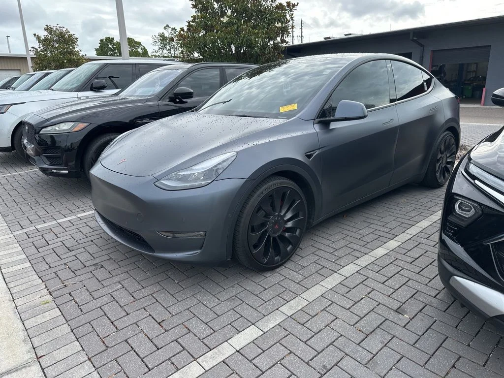 2022 Tesla Model Y Performance Dual Motor All-Wheel Drive's photo