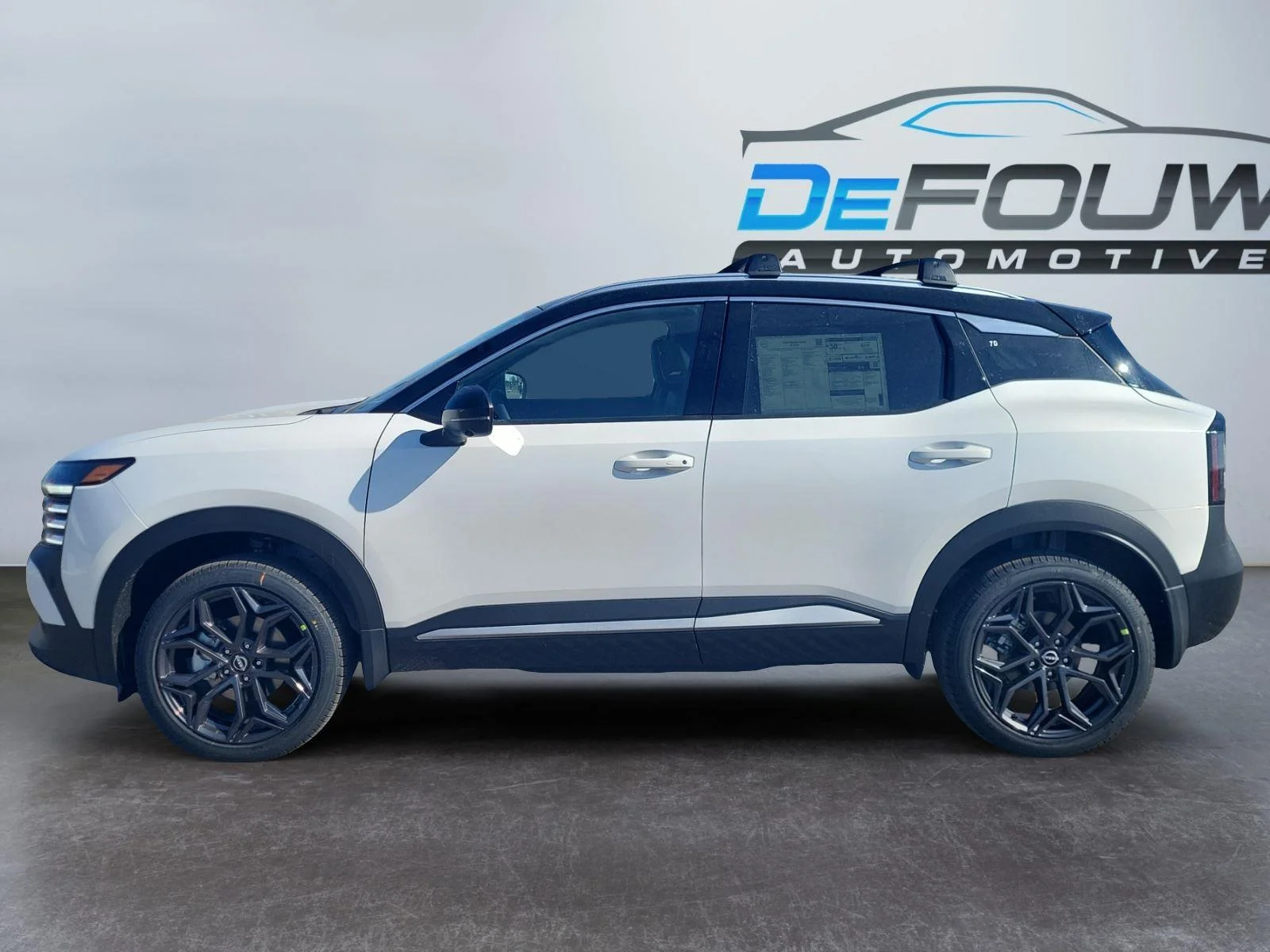 New 2026 Aspen White Tricoat/Super Black Nissan SR image 6