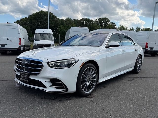 Certified Used 2025  Mercedes-Benz S 580 image 3