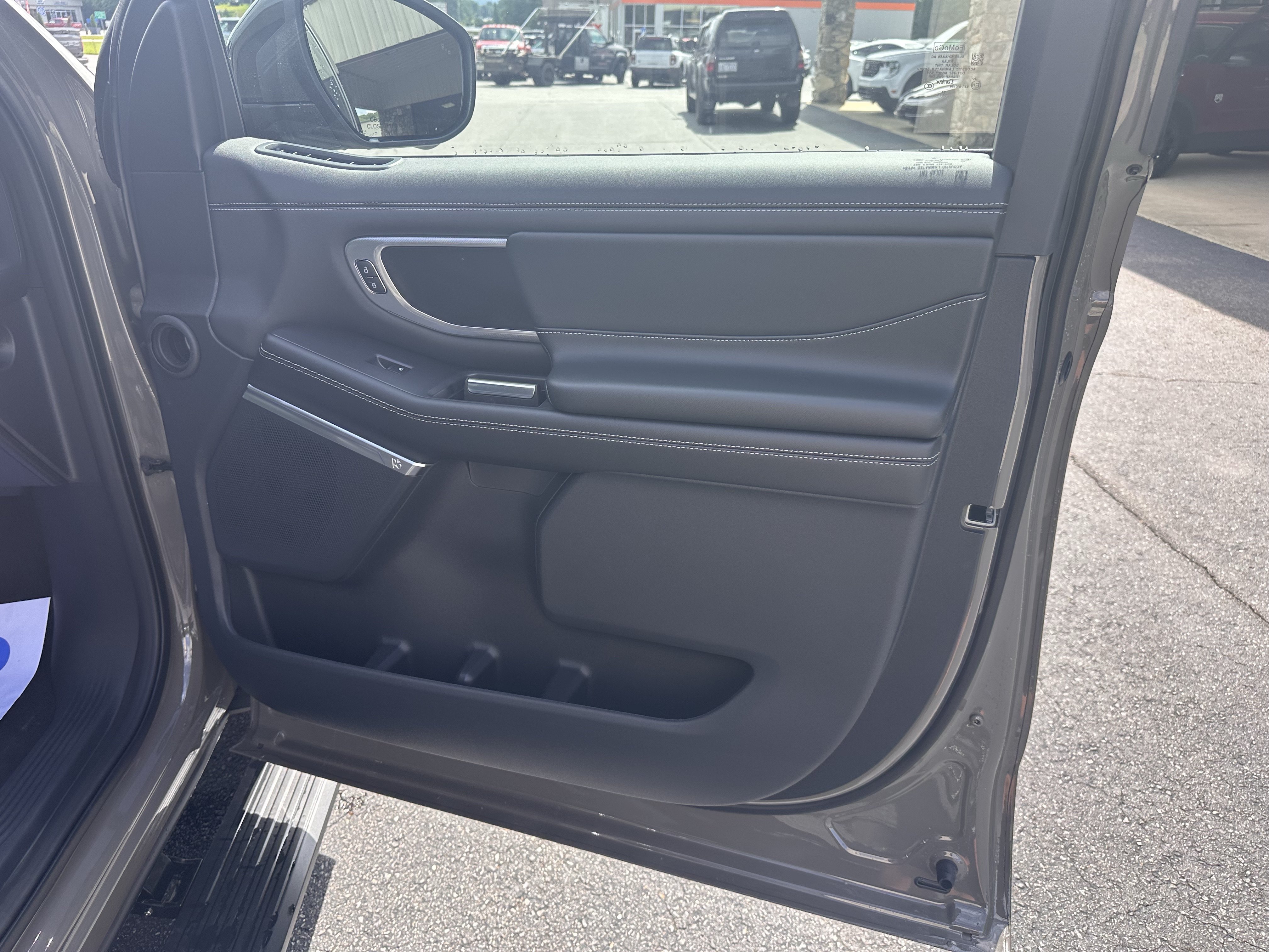 New 2027 Marsh Gray Ford MAX Platinum image 14