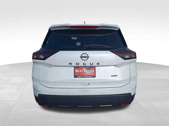Used 2026 White Nissan Dark Armor image 7