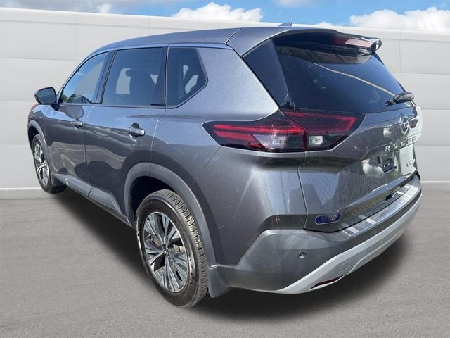 Used 2021 Gun Metallic Nissan SV image 4