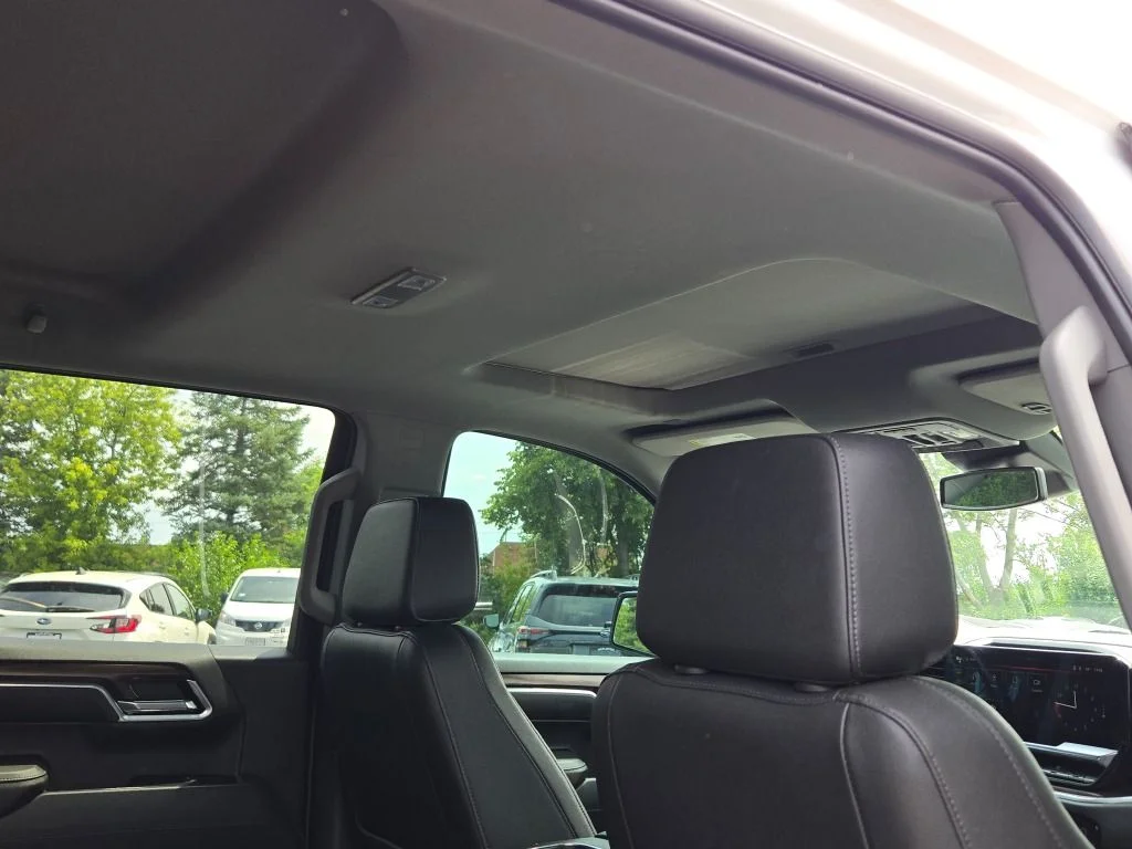 Used 2022 White GMC SLT image 12