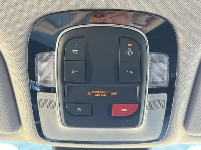 Used 2023 Silver Hyundai SEL image 31