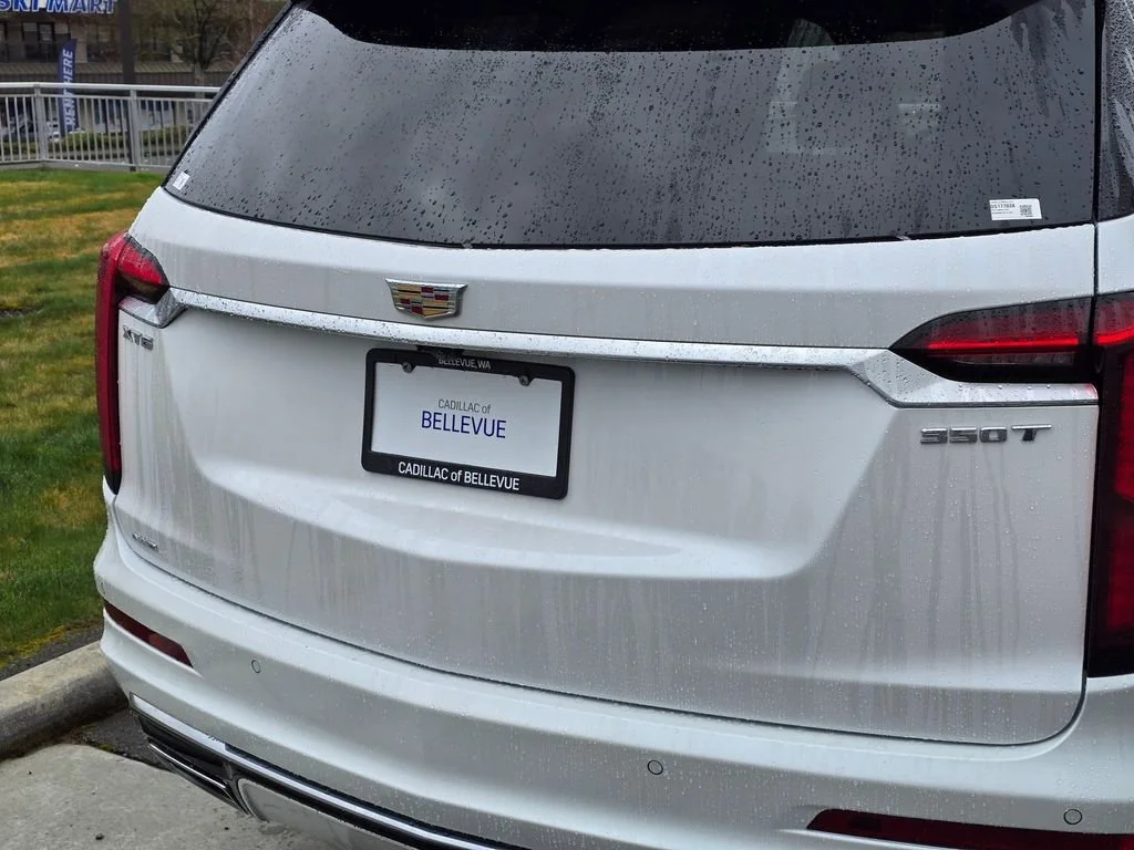 Used 2025 Crystal White Tricoat Cadillac Luxury image 15