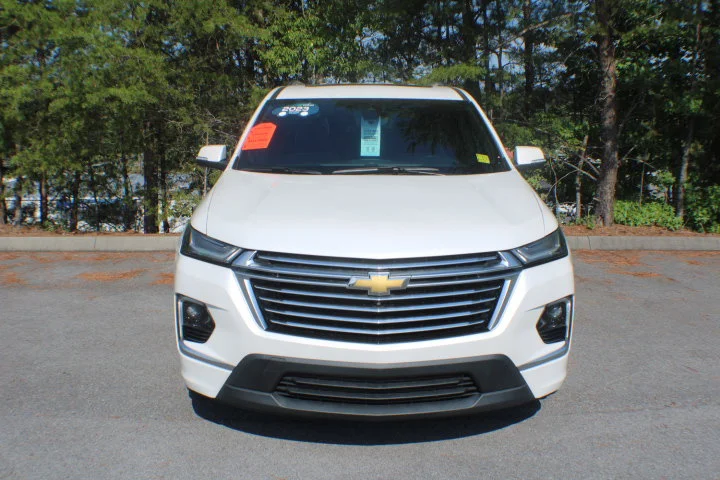 Used 2023 Iridescent Pearl Tricoat Chevrolet Premier image 20