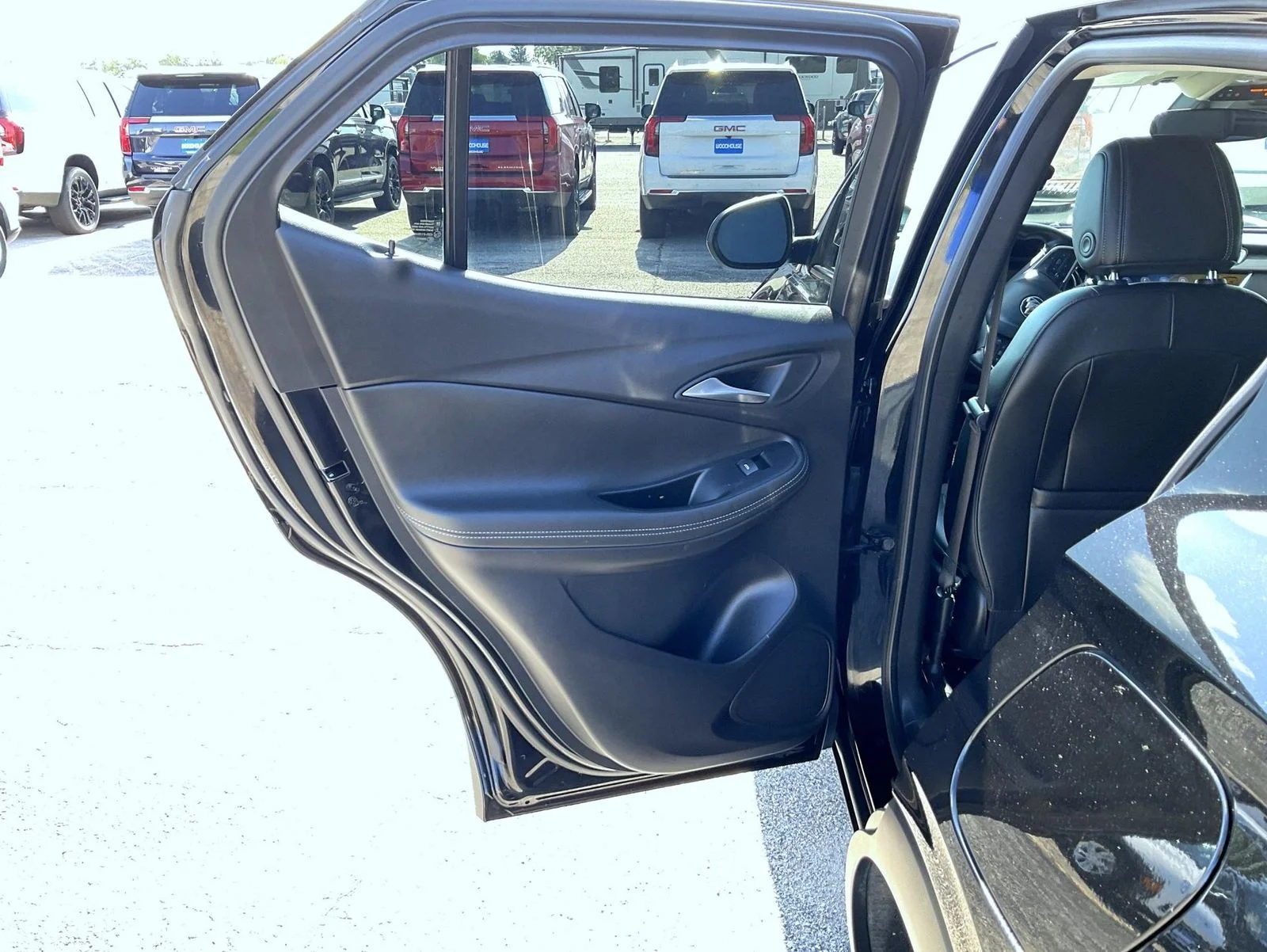 Used 2023 Black Buick Select image 20