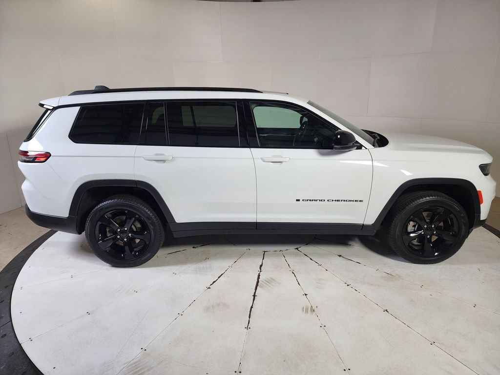 Certified Used 2025 White Jeep Limited image 9