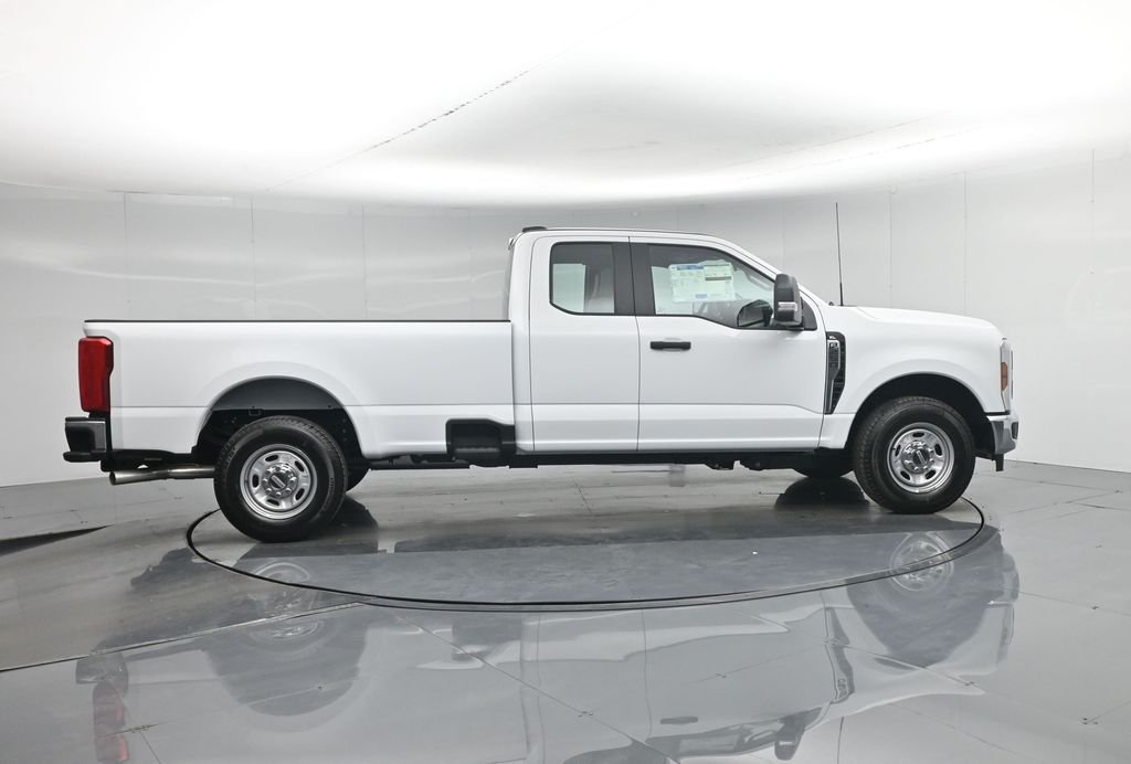 New 2026 Oxford White Ford XL image 27