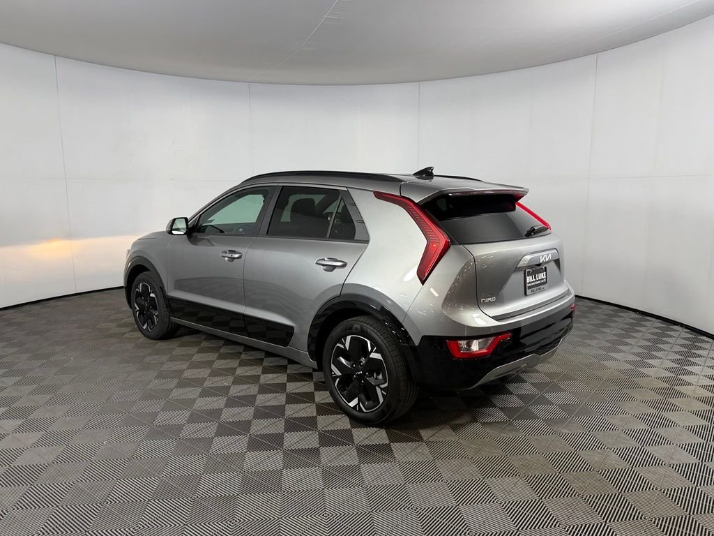 Used 2025 Gray Kia Wind image 9