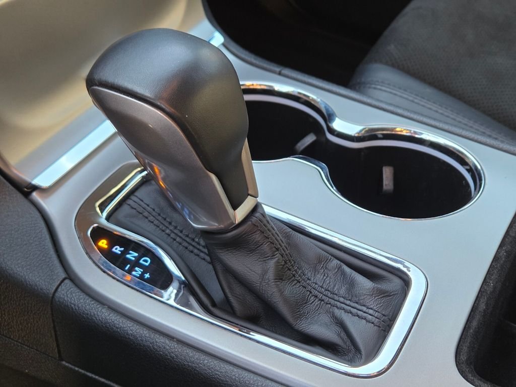 Used 2021 Black Jeep Laredo X image 32