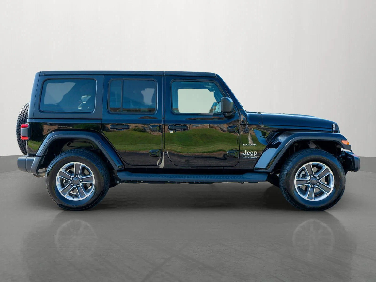 Used 2019 Black Clearcoat Jeep Unlimited Sahara image 8
