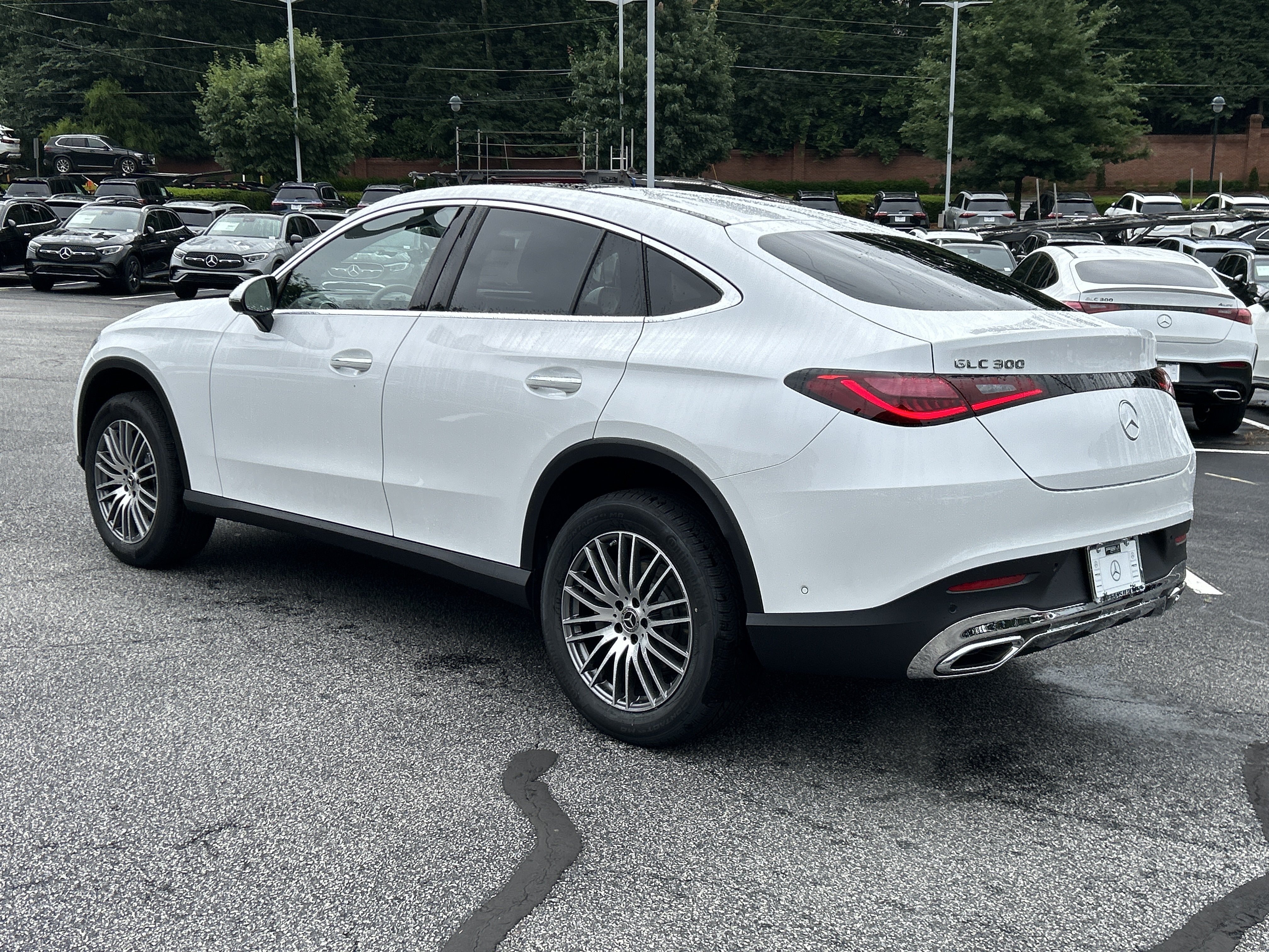 New 2026 MANUFAKTUR Moonlight White Metallic Mercedes-Benz GLC 300 4MATIC® Coupe image 13