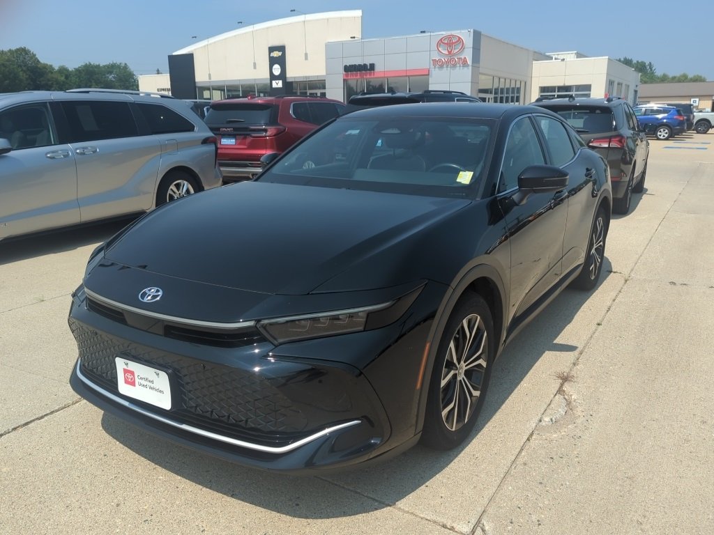 2024 Toyota Crown Limited photo 2