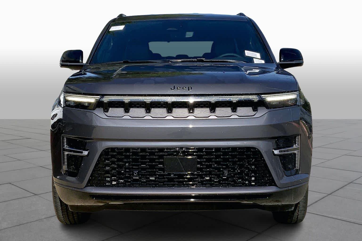 New 2026 Baltic-Gray Metallic Clear-Coat Exterior Paint Jeep Limited Altitude image 3