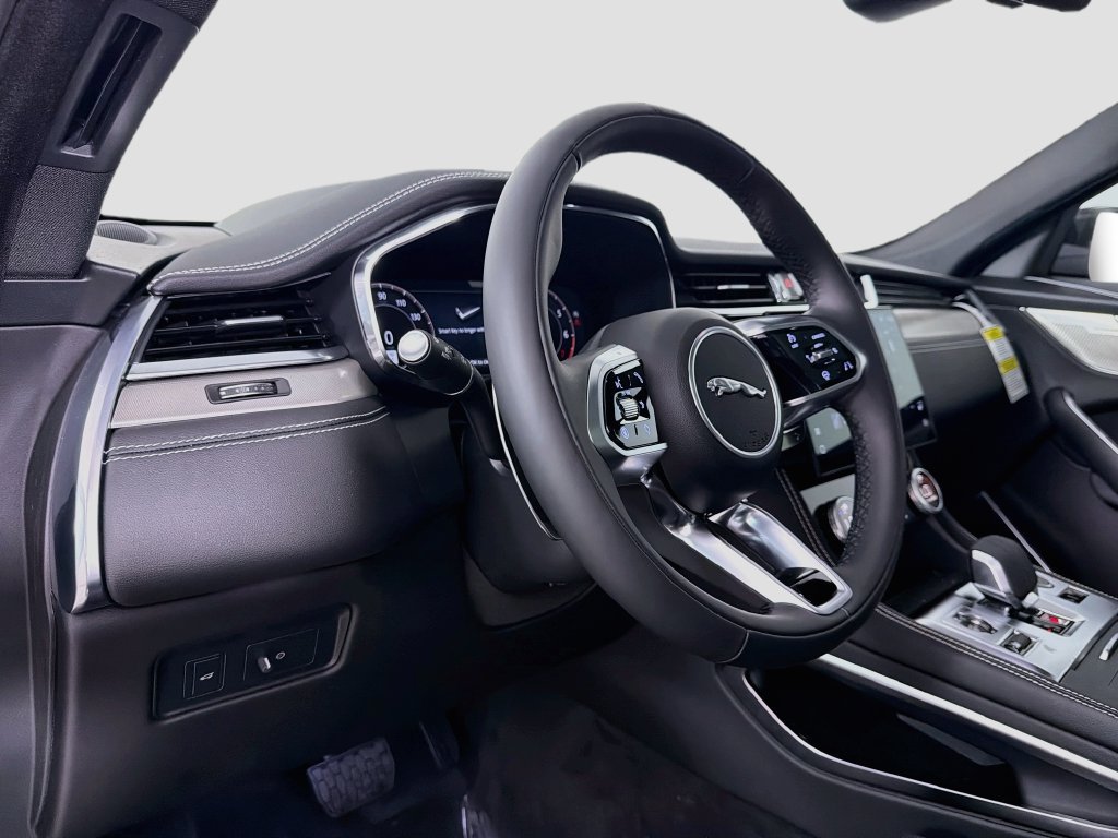 New 2026 Santorini Black Jaguar P250 R-Dynamic S image 9