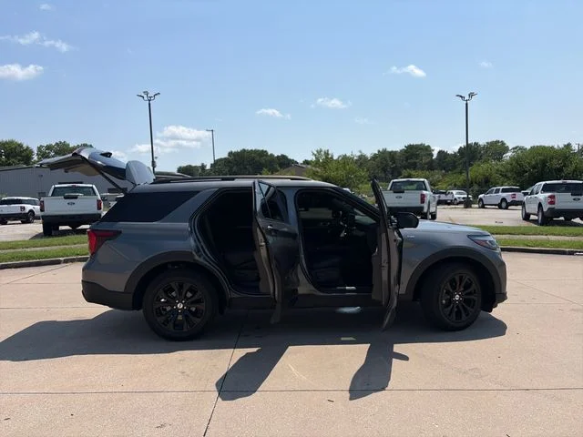Used 2026 Gray Ford ST-Line image 32