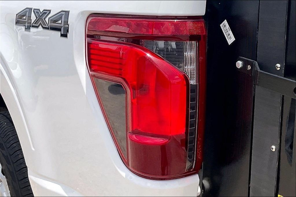 New 2025 Oxford White Ford XL image 14