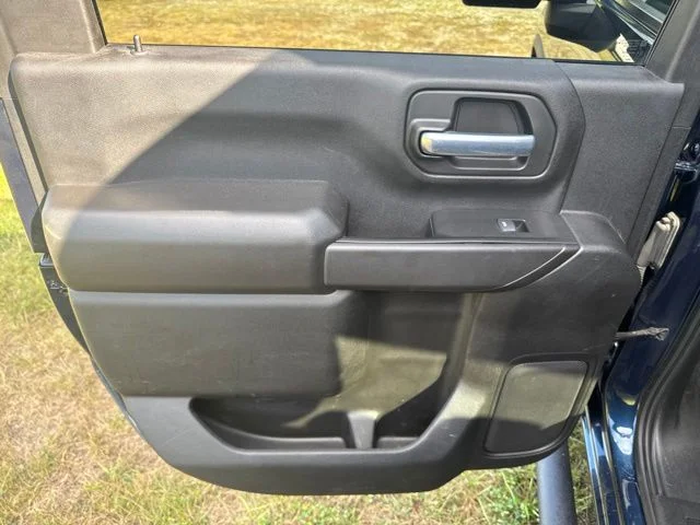Used 2022 Blue Chevrolet Custom image 25