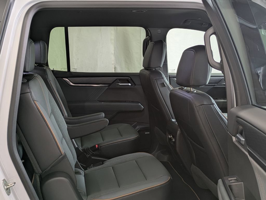 2026 GMC Acadia AT4 - Photo 10