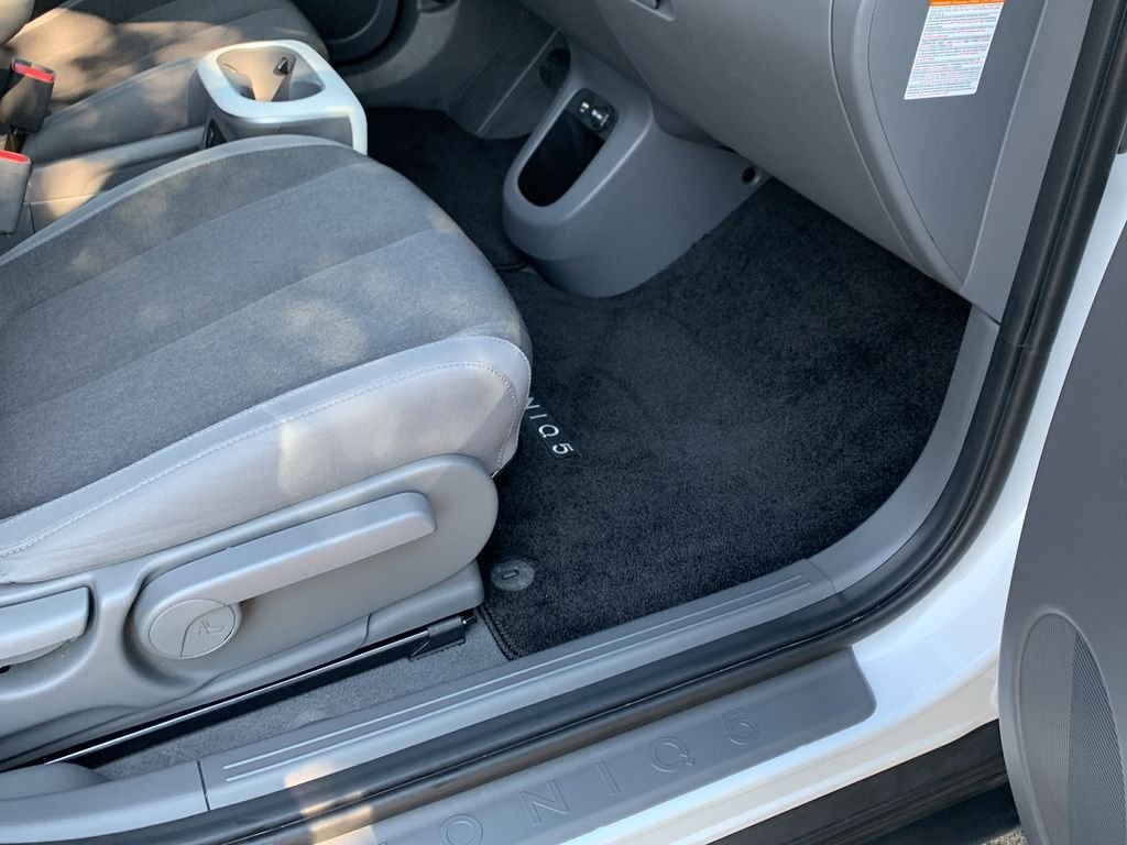 2024 Hyundai IONIQ 5 SE - Photo 33