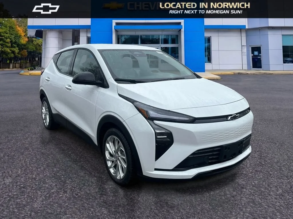 New 2027 Summit White Chevrolet LT image 29