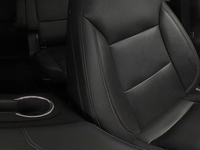 Used 2021 Gray Chevrolet Z71 image 36