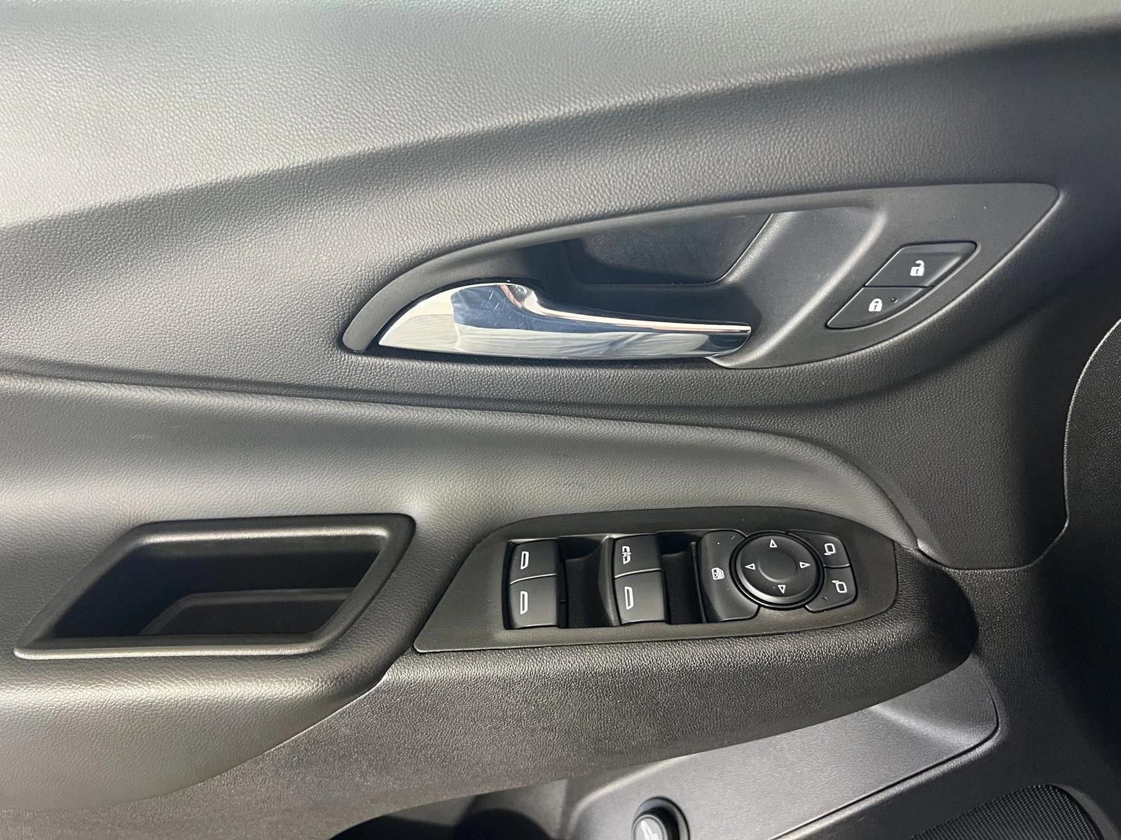 Used 2024 Sterling Gray Metallic Chevrolet LT image 7